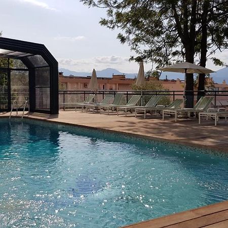Castel Vecchio Hotel อฌักซิโอ้ ภายนอก รูปภาพ