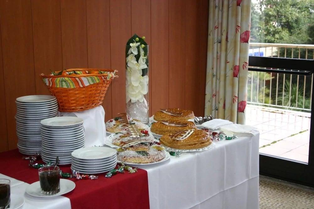 Castel Vecchio Hotel อฌักซิโอ้ ภายนอก รูปภาพ