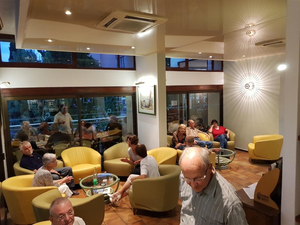 Castel Vecchio Hotel อฌักซิโอ้ ภายนอก รูปภาพ
