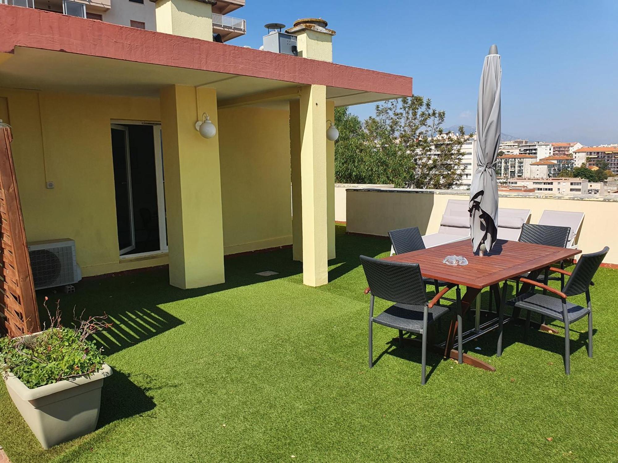 Castel Vecchio Hotel อฌักซิโอ้ ภายนอก รูปภาพ