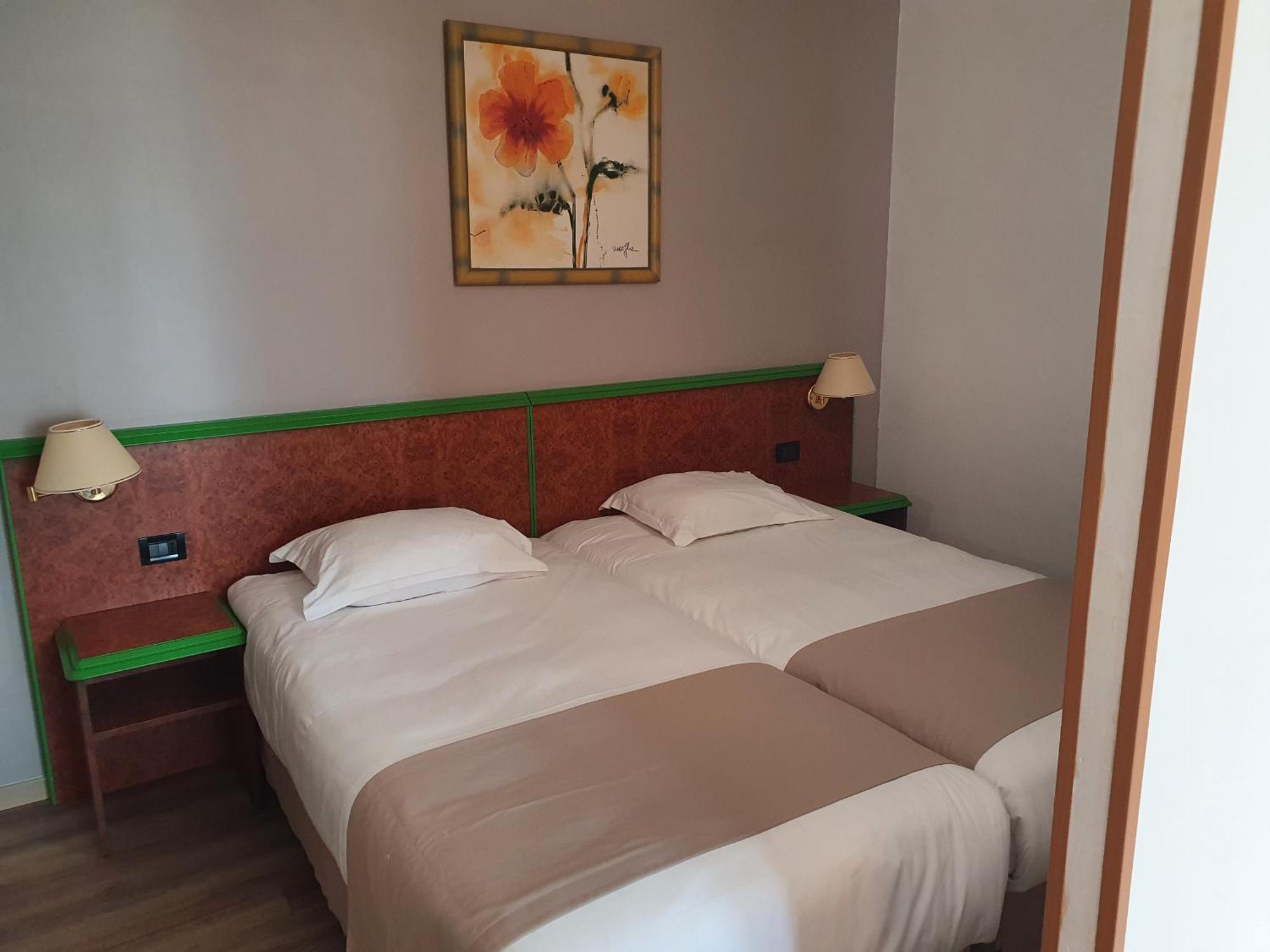 Castel Vecchio Hotel อฌักซิโอ้ ภายนอก รูปภาพ